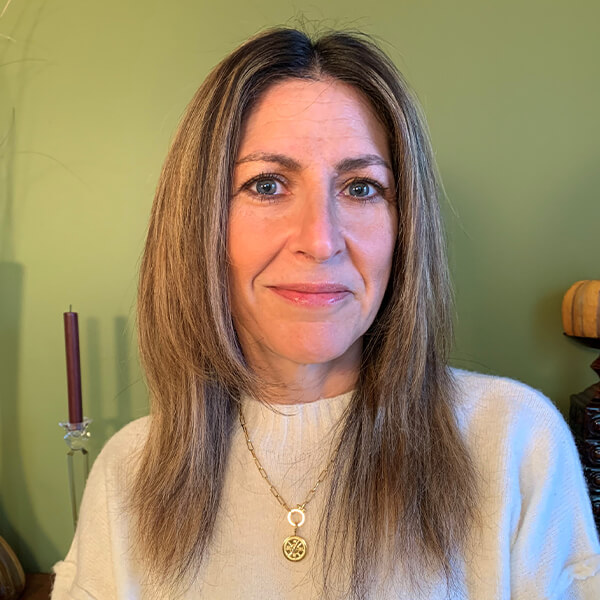 Sandy Klein-Mirviss headshot