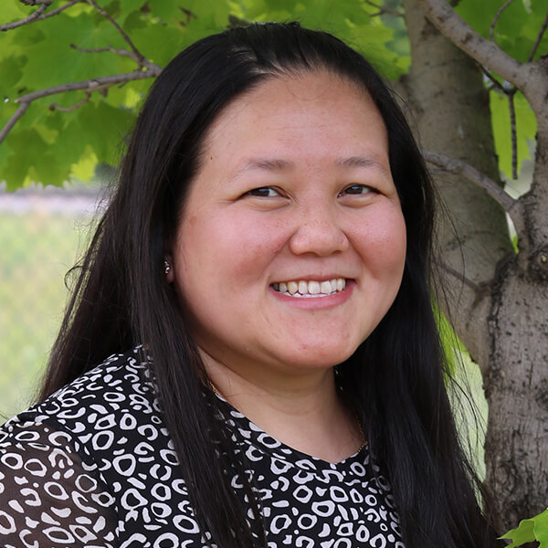 Ae Vang headshot